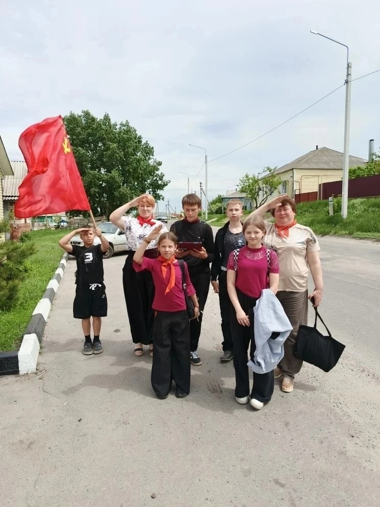 Пусть время изменило идеалы,