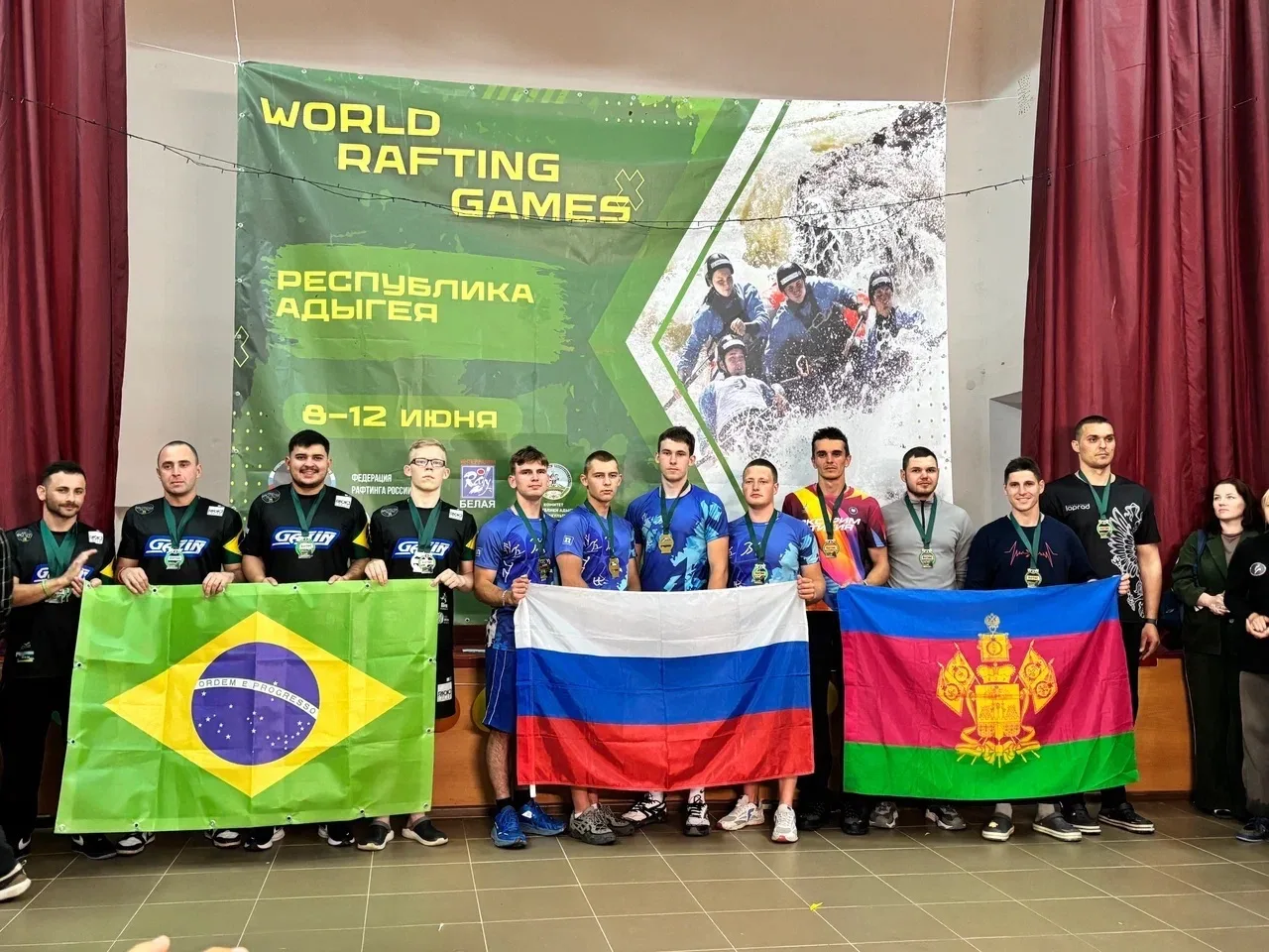 🚣‍♂️ Наши первые международные награды в рафтинге 
 
В Адыгее прошли международные соревнования по 