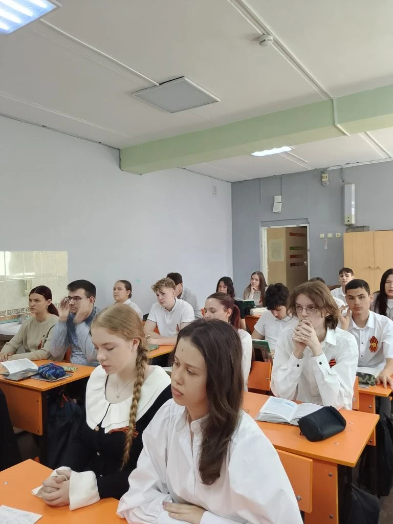 Не гадать, а знать: в 9-е классы пришли специалисты Центра занятости 👥  Сегодня в МБОУ СОШ № 7 им. Л