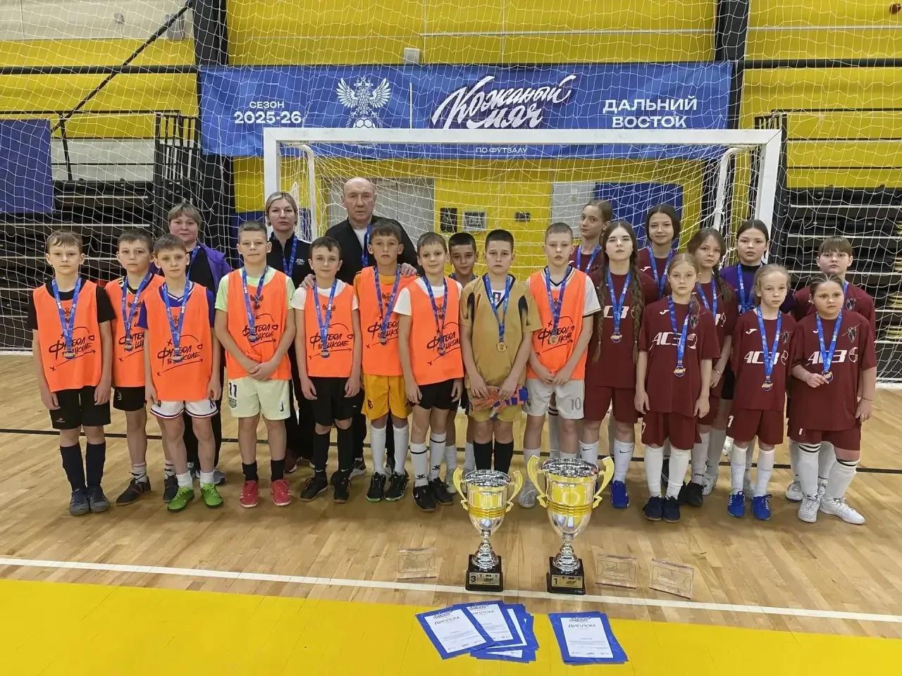 Девчонки везут домой золото 🥇🏆 Дальнего Востока. С 10-13 февраля в г. Южно-Сахалинск прошел межрегио