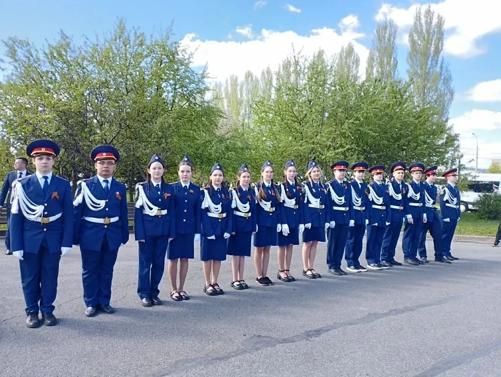 Связь поколений и вечная память🎖 Сегодня, в день Великой Победы, кадеты Следственного комитета вмест