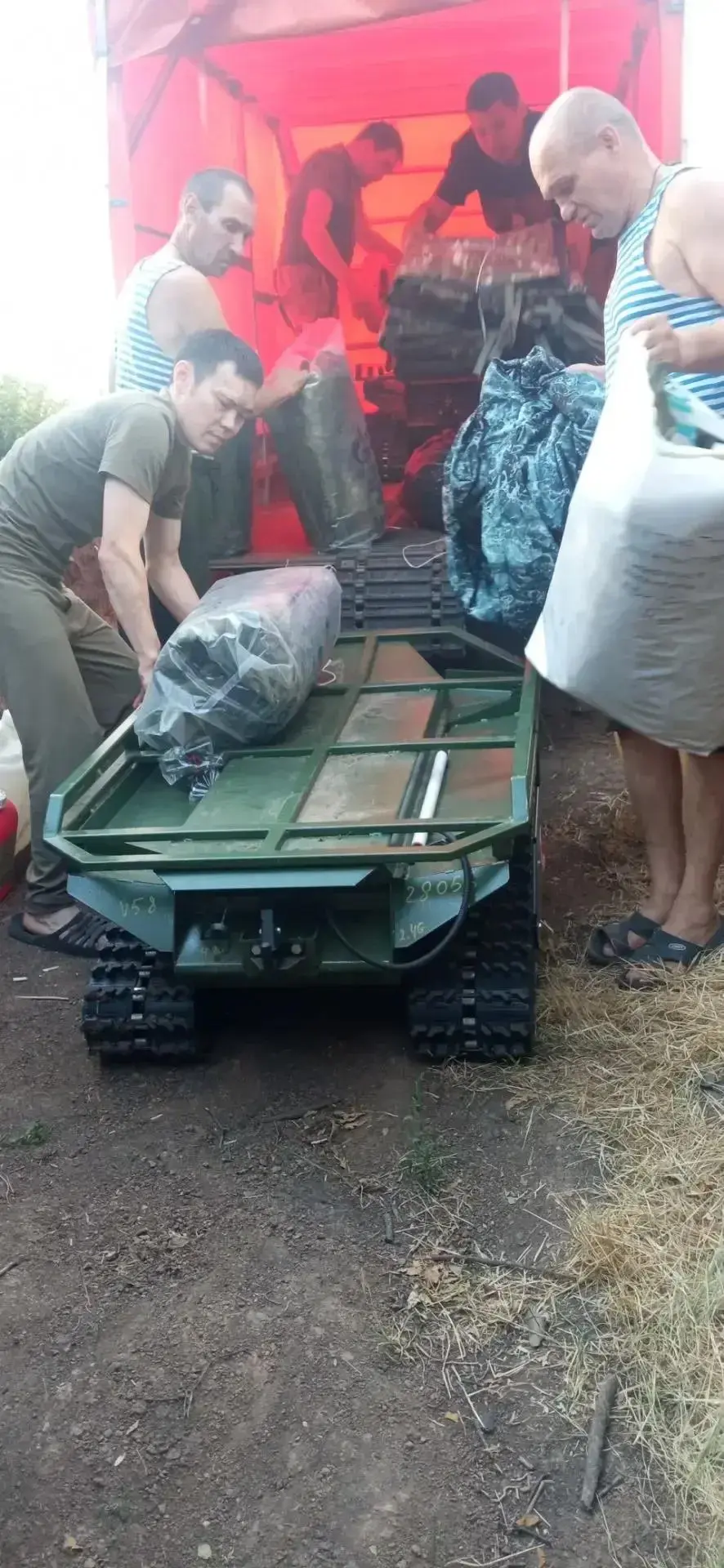 🚩 Однополчане продолжают помогать нашим защитникам
 
Регулярно однополчане участвуют в сборе и пере