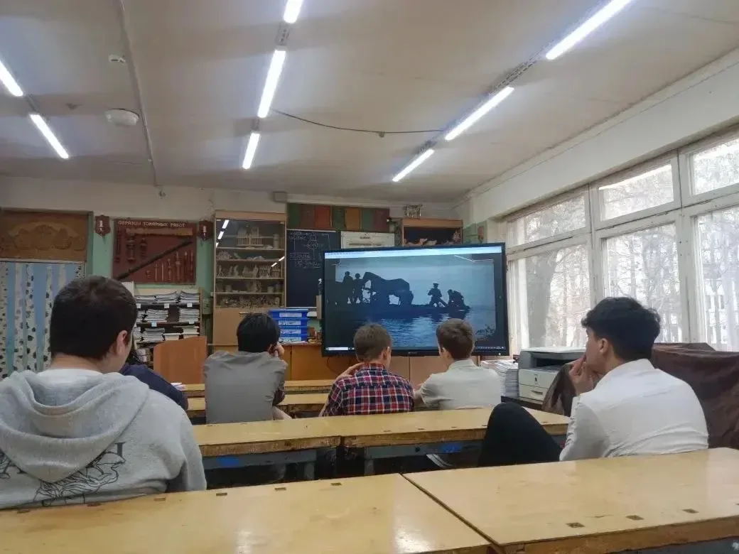 В рамках регионального патриотического марафона «Наследники Победы» прошла акция «Кино Победы».  Уча