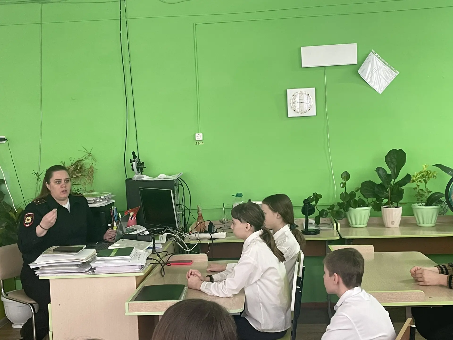 20 февраля в нашей школе состоялась важная беседа, посвященная обсуждению актуальных пр...