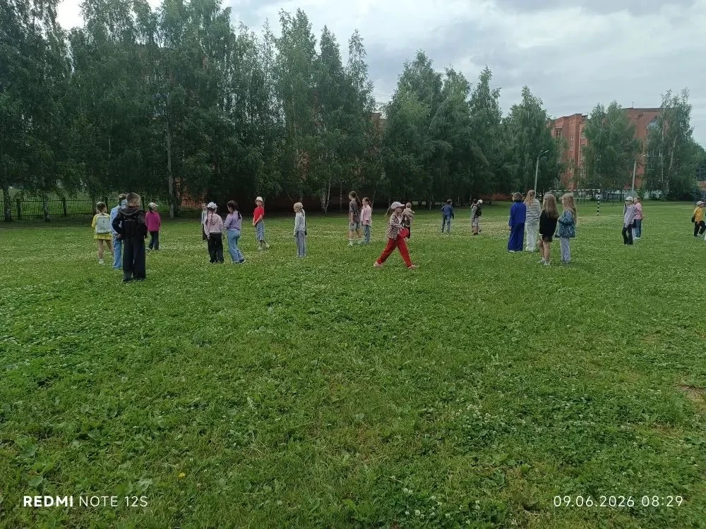 В пришкольном лагере «Страна здоровья» очередное утро началось с зарядки, а продолжилось… настоящей 