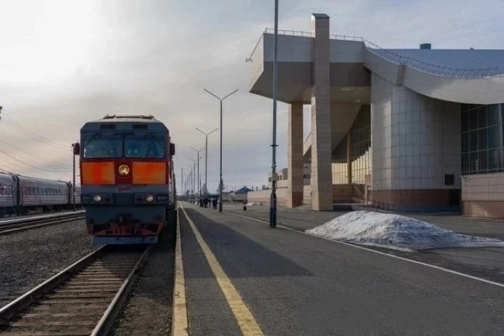🚉 Внимание пассажирам! Поезд № 6095, следующий из Нижневартовска в Сургут, теперь будет делать остан