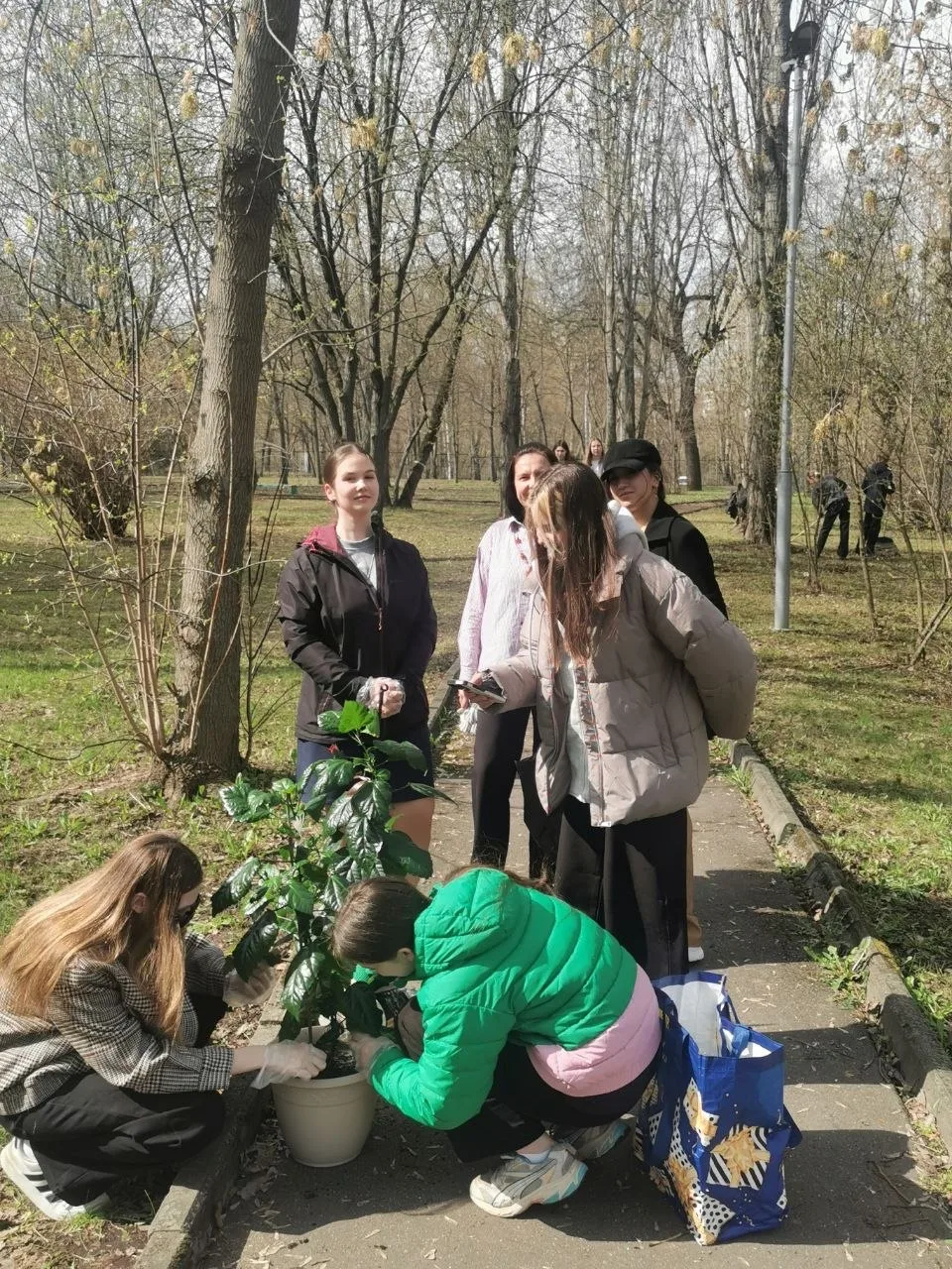 🌿 Весенний субботник в основном корпусе: вместе делаем школу чище  На этой неделе в основном корпусе