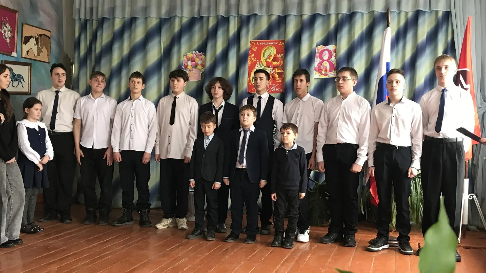 Дорогие девочки, девушки, женщины нашей любимой школы, мамы и бабушки!
