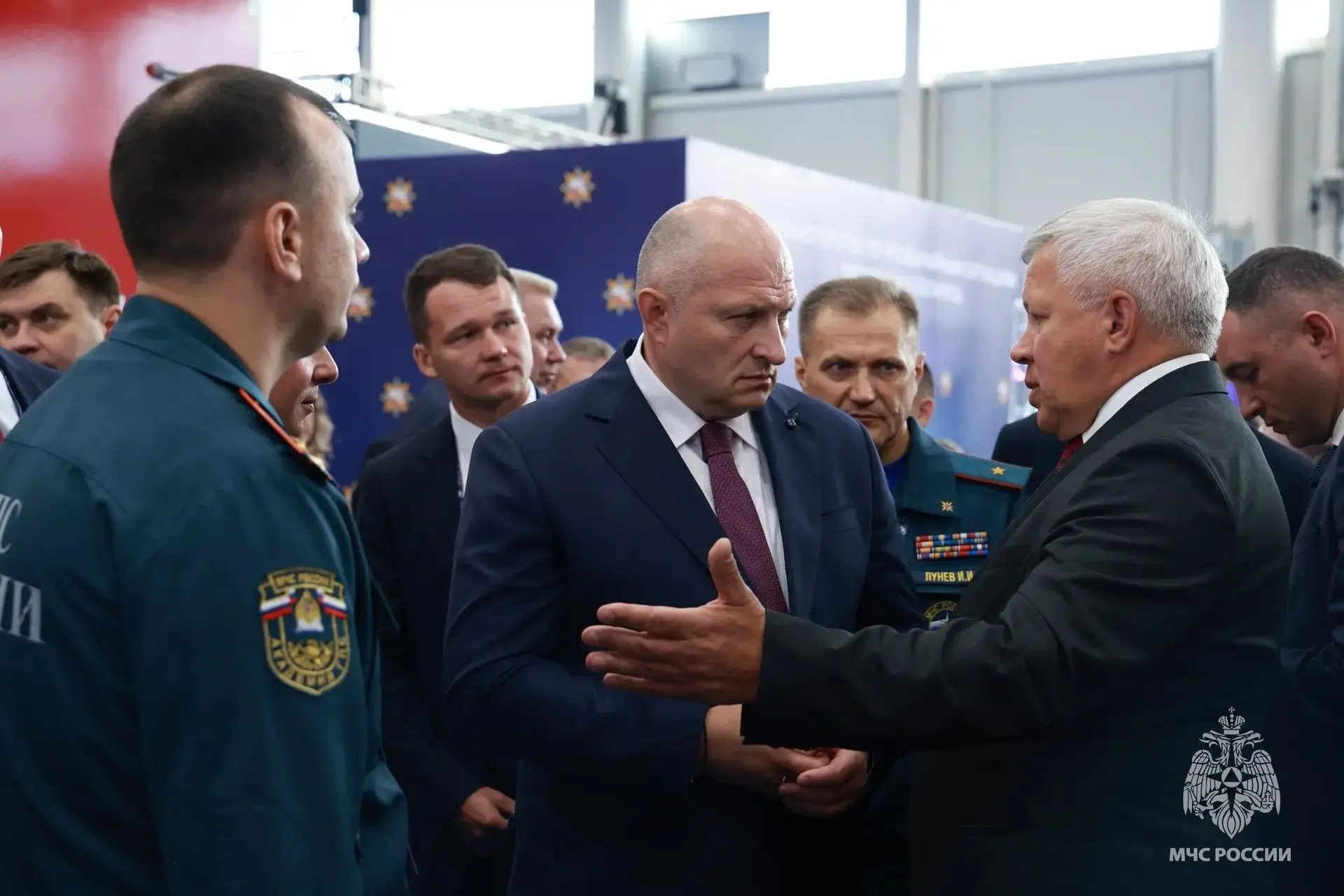 Глава МЧС России ознакомился с передовыми разработками подведомственных организаций МЧС...