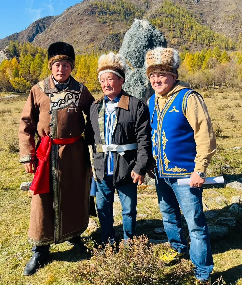 Зайсаном рода «тёлёс» избран Альберт Толкочеков. Ранее эту должность занимал Акай Кине.