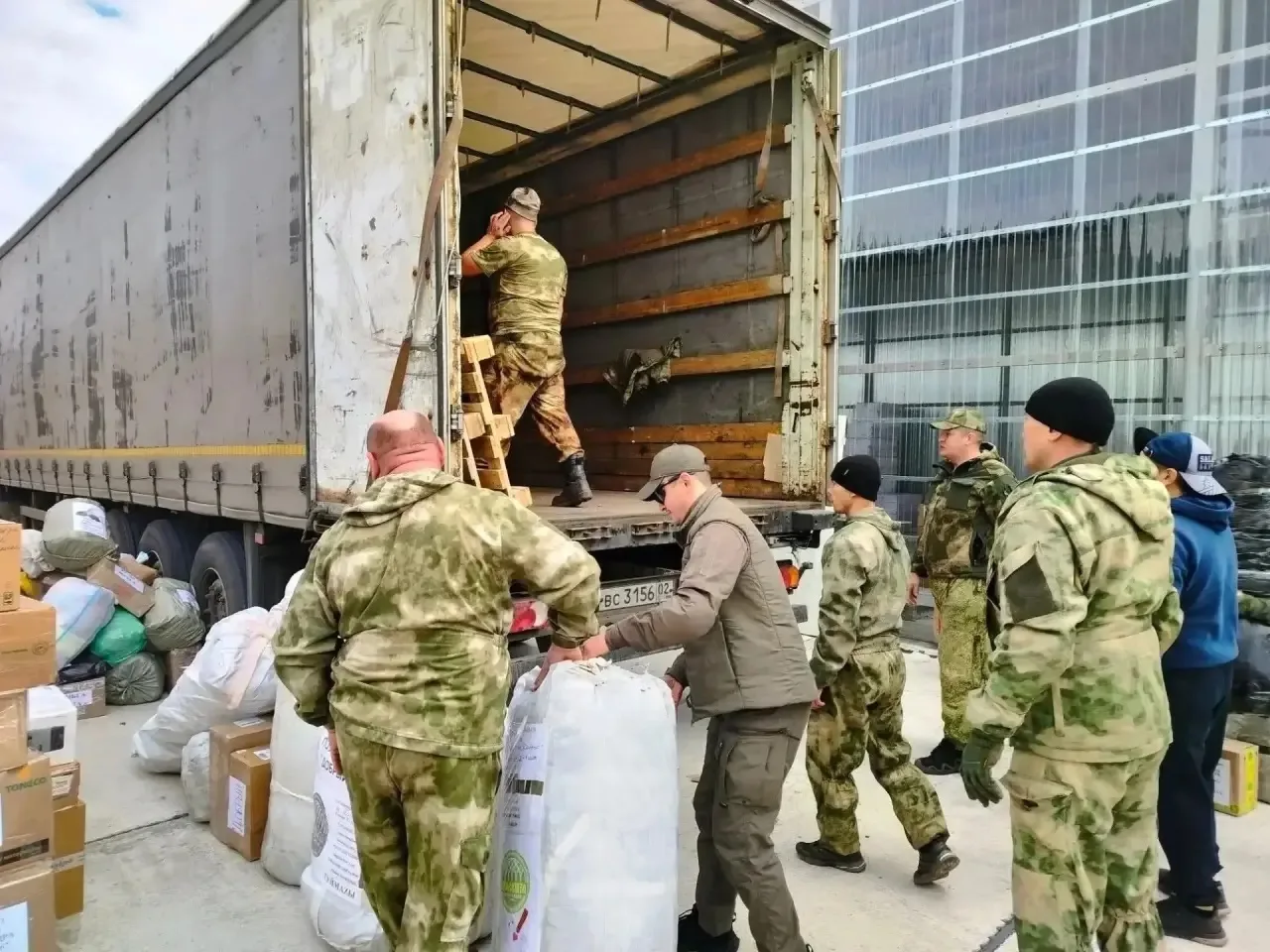 🚛 По поручению Главы Башкортостана Радия Хабирова в зону СВО направили 188‑й гуманитар...