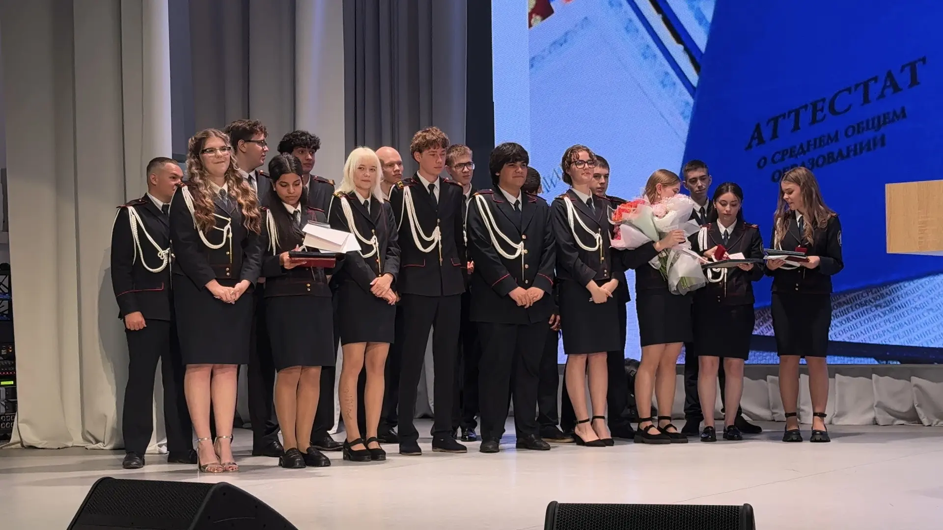 Поздравляем всех наших выпускников 11- х классов 🏅  

А так же мы гордимся выпускниками, которые за