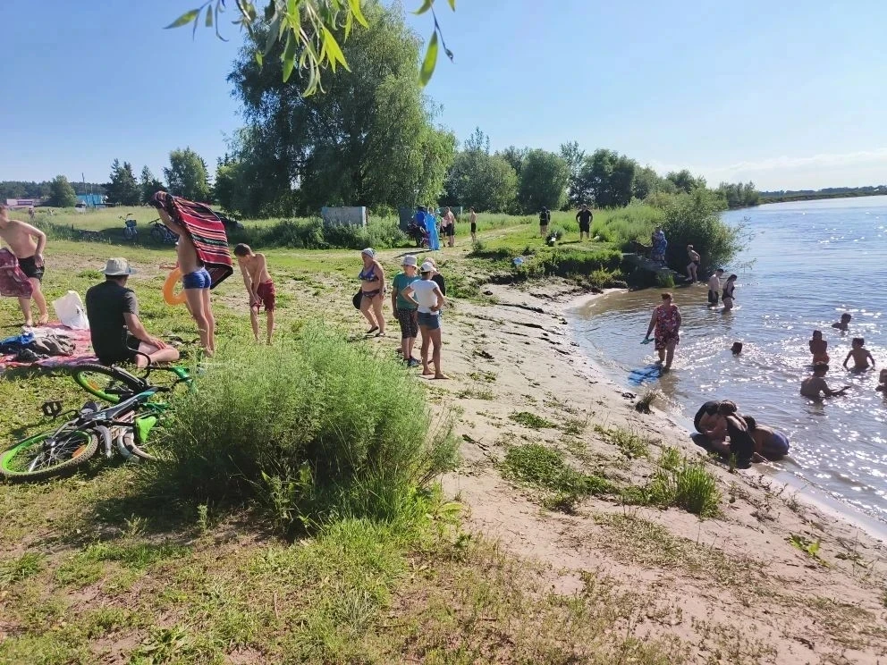 🌞 Продолжаются летние рейды на водоёмы учителей Лесниковского лицея. 🏫✨

Согласно данным МЧС Росси