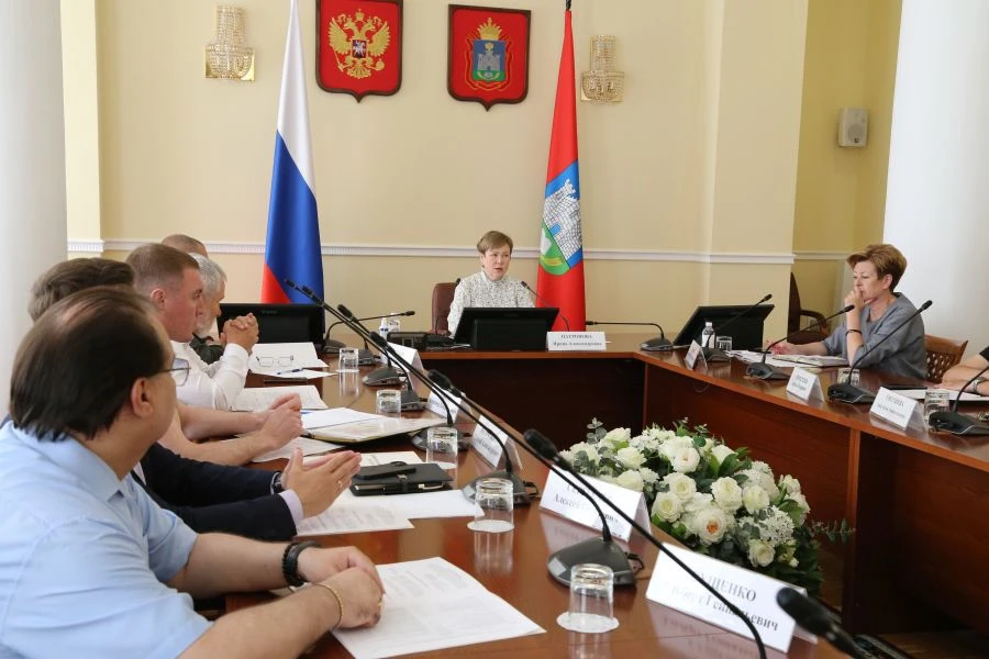 📌 В малом зале  Администрации Орловской области прошла рабочая встреча заместителя Губернатора Орло