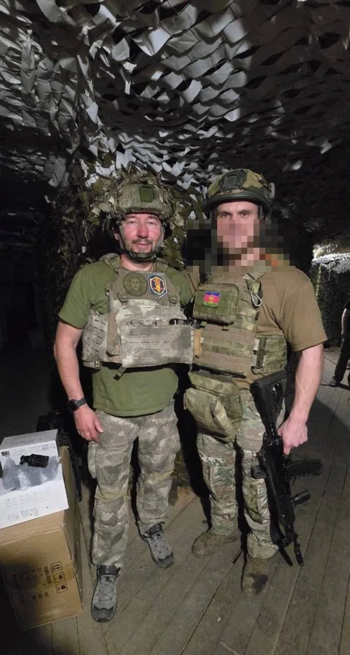 Доехали успешно, груз доставили и сейчас передадим😁

В этой поездке нашим сопровождающим был мой да