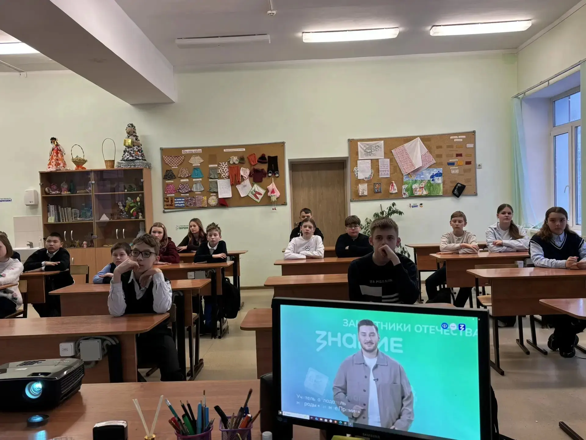 🛡 На страже Родины: диалог о важном в преддверии праздника  19 февраля в нашем лицее прошли особенны