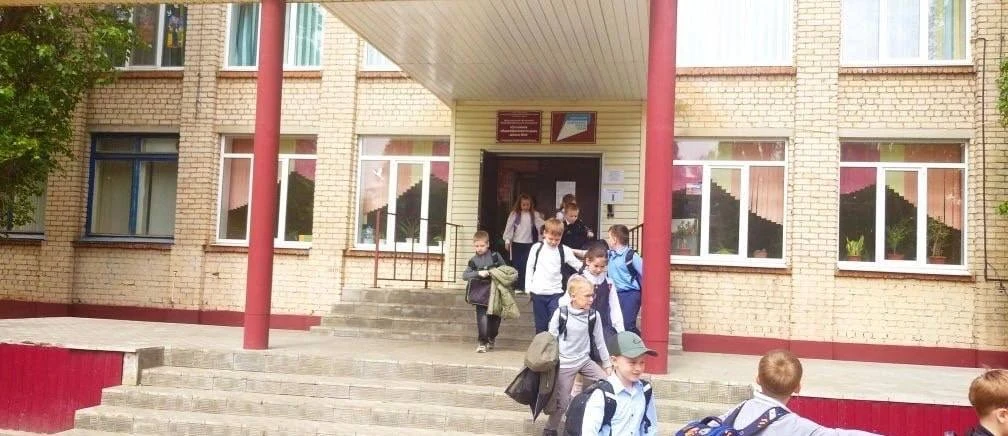 Пожарные искали ребенка в «задымленной школе» Балакова  В школе №6 Балакова прошла масштабная общеоб