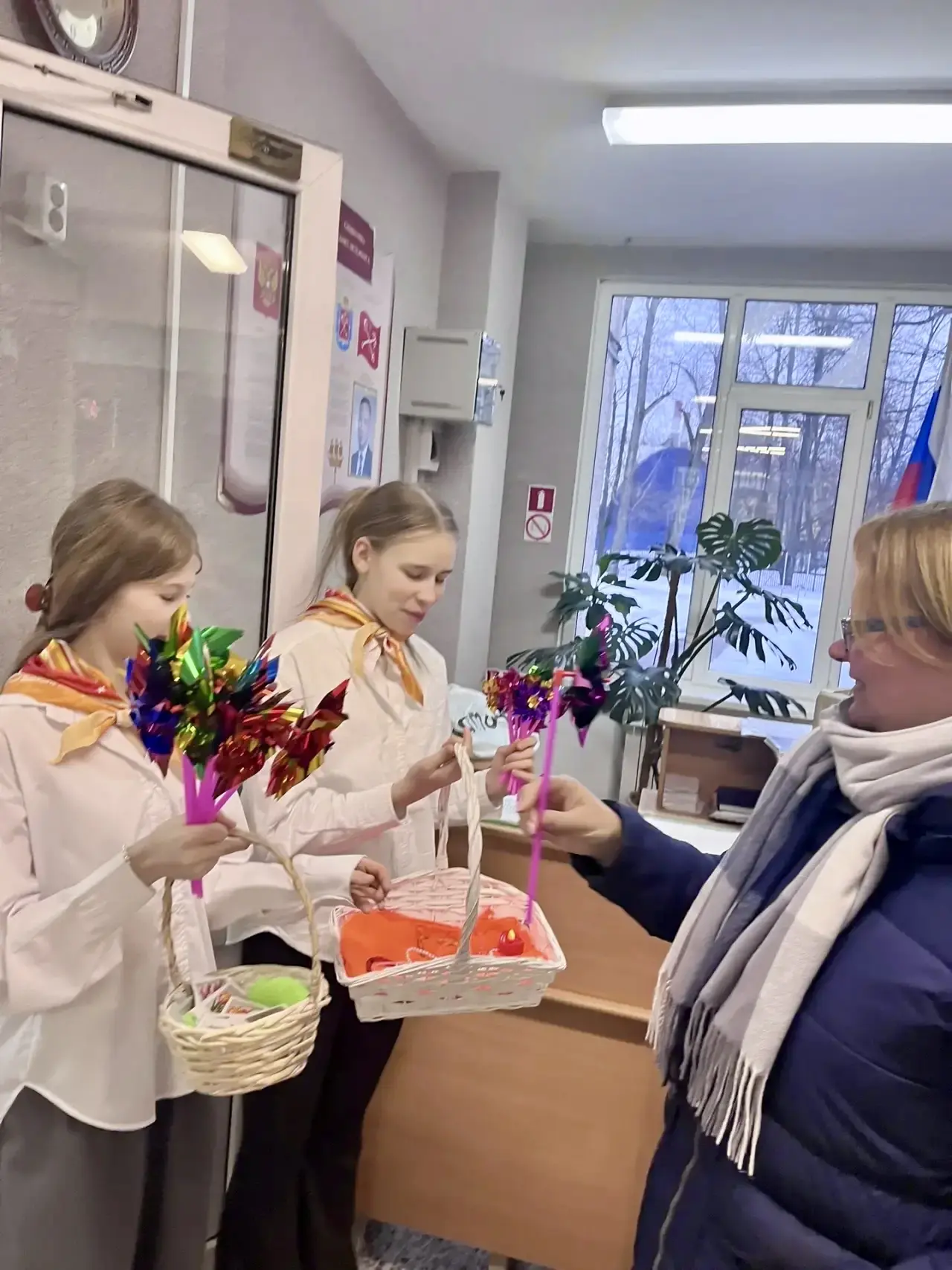 🌼🪻💐🌷🌺🌹Сегодня, в преддверии праздника, Совет обучающихся нашей школы устроил яркую и тёплую встречу 