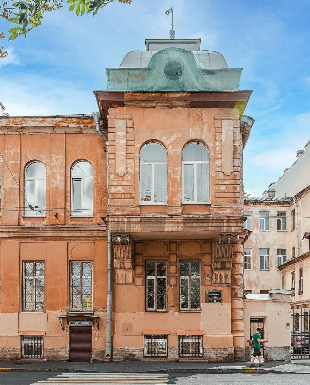 🏛 Особняк П.М. Богомольца

📌 Особняк П. М. Богомольца был возведён в 1896–1897 годах по проекту те
