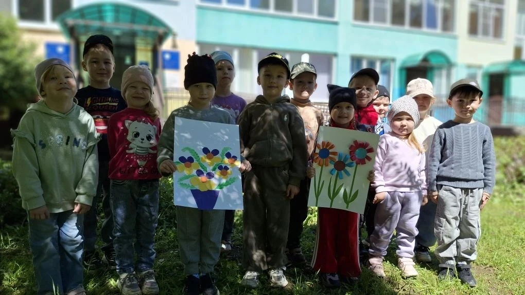 В чебоксарском детском саду № 127 прошла замечательная акция «Цветущее детство», органи...