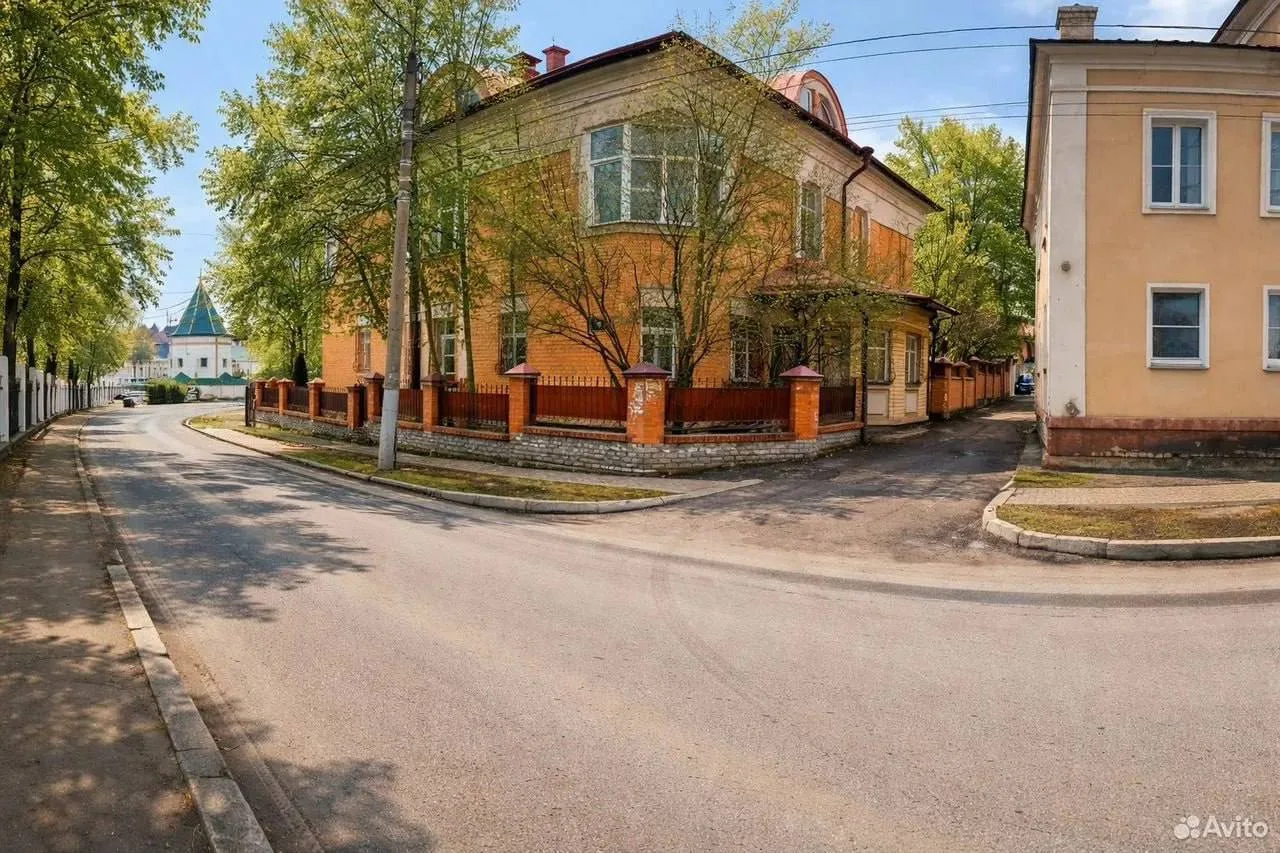 🏠 Роскошный коттедж продают в Кирове

В историческом центре Кирова на Альберта Лиханова, 8/2, прода