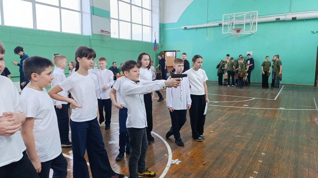 Это было мощно! 🇷🇺💥  Сегодня в нашей школе прошёл отборочный этап легендарной военно-патриотической 