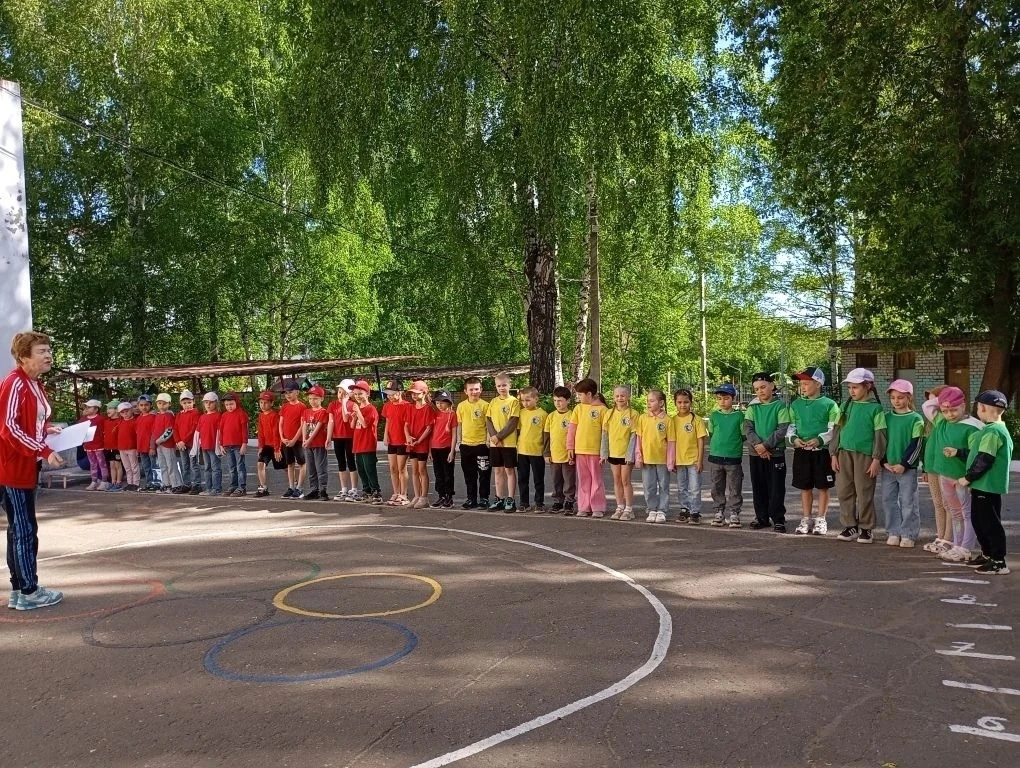 Спортивный праздник «Здравствуй, спортивное лето!» прошел на ура! ☀️  Сегодня на базе 3 корпуса холд