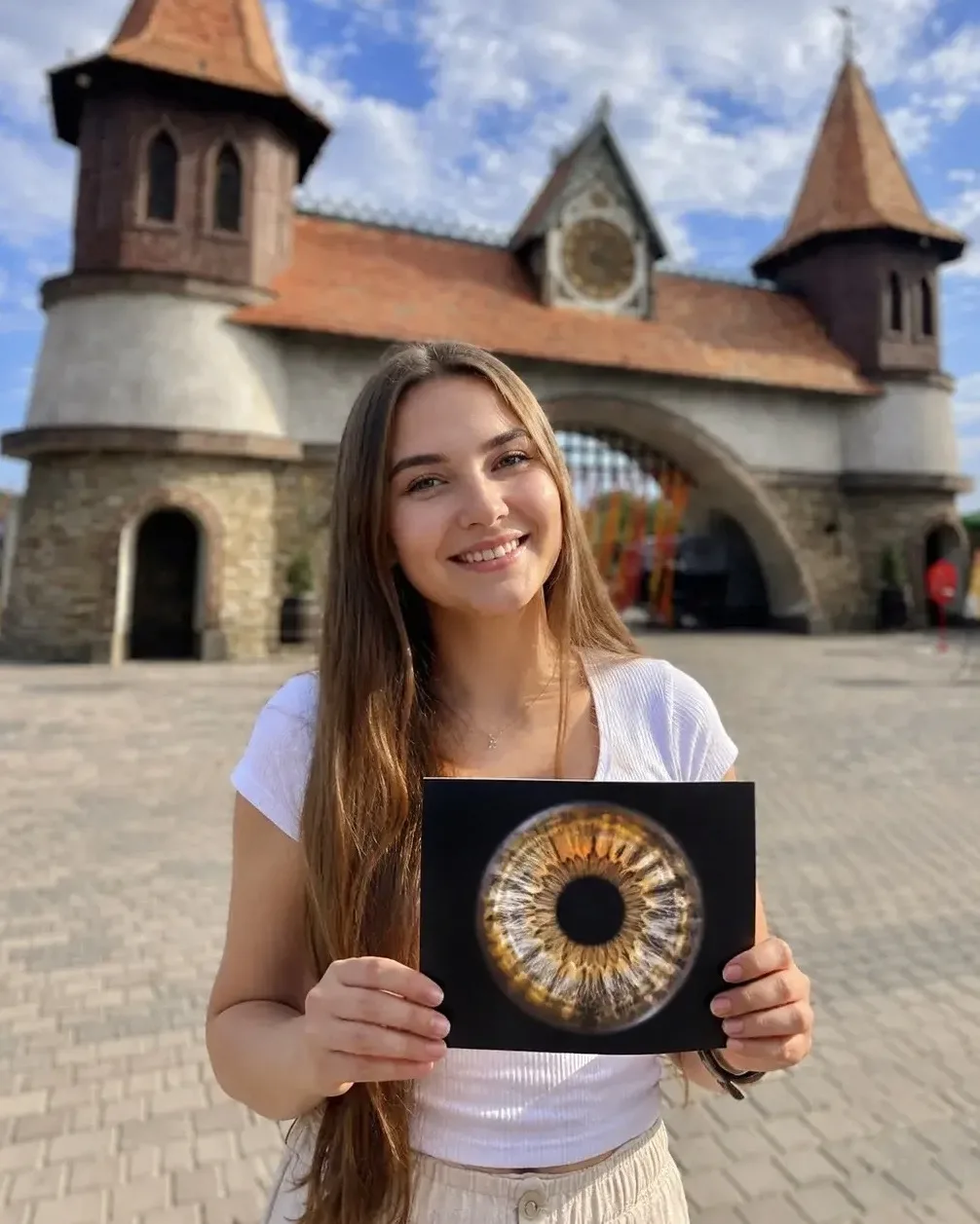 Мы привыкли смотреть в глаза другим, но редко рассматриваем свои 👁️