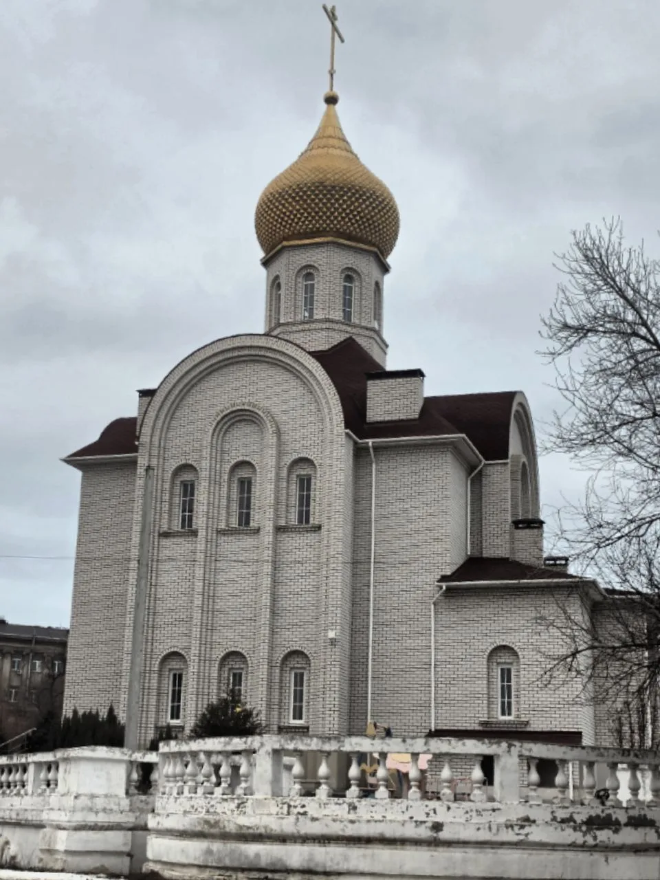 Небесное и земное всегда встречаются в храме.