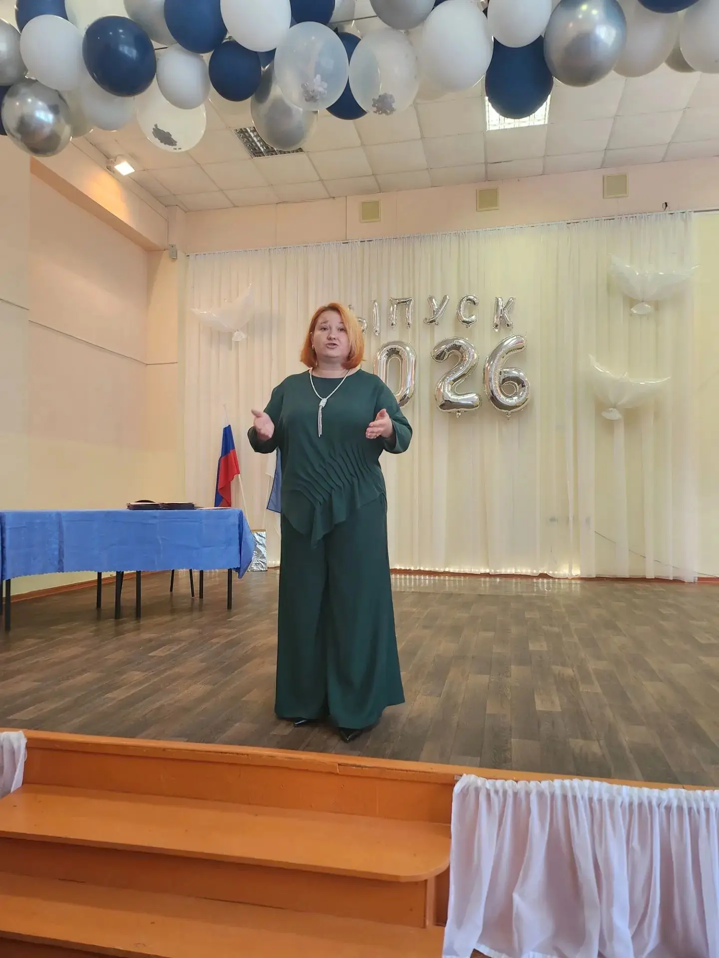 Сегодня у наших 9-классников особенный день — вручение аттестатов! 🎓

Позади шумные перемены, первы