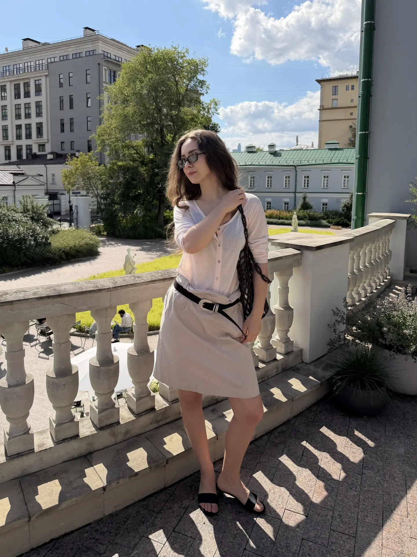 Мой летний #лукдня 🌸
Нравится приём, с вывернутой наружу верхней частью юбки (секрет в том, что она