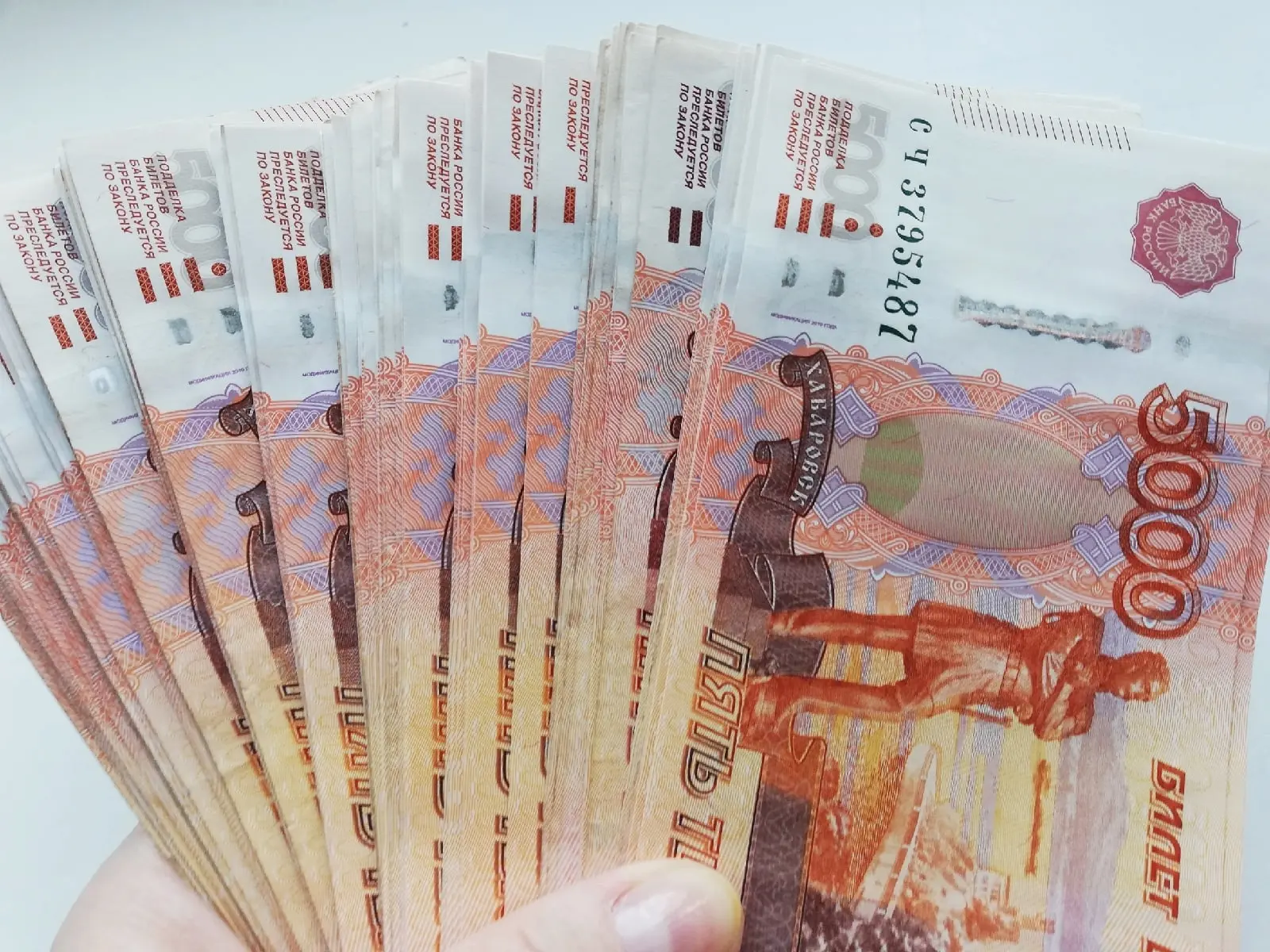В Тюмени щедрый жених оформил на невесту «Инфинити» и погасил ее долг по кредиту в день свадьбы

Суд