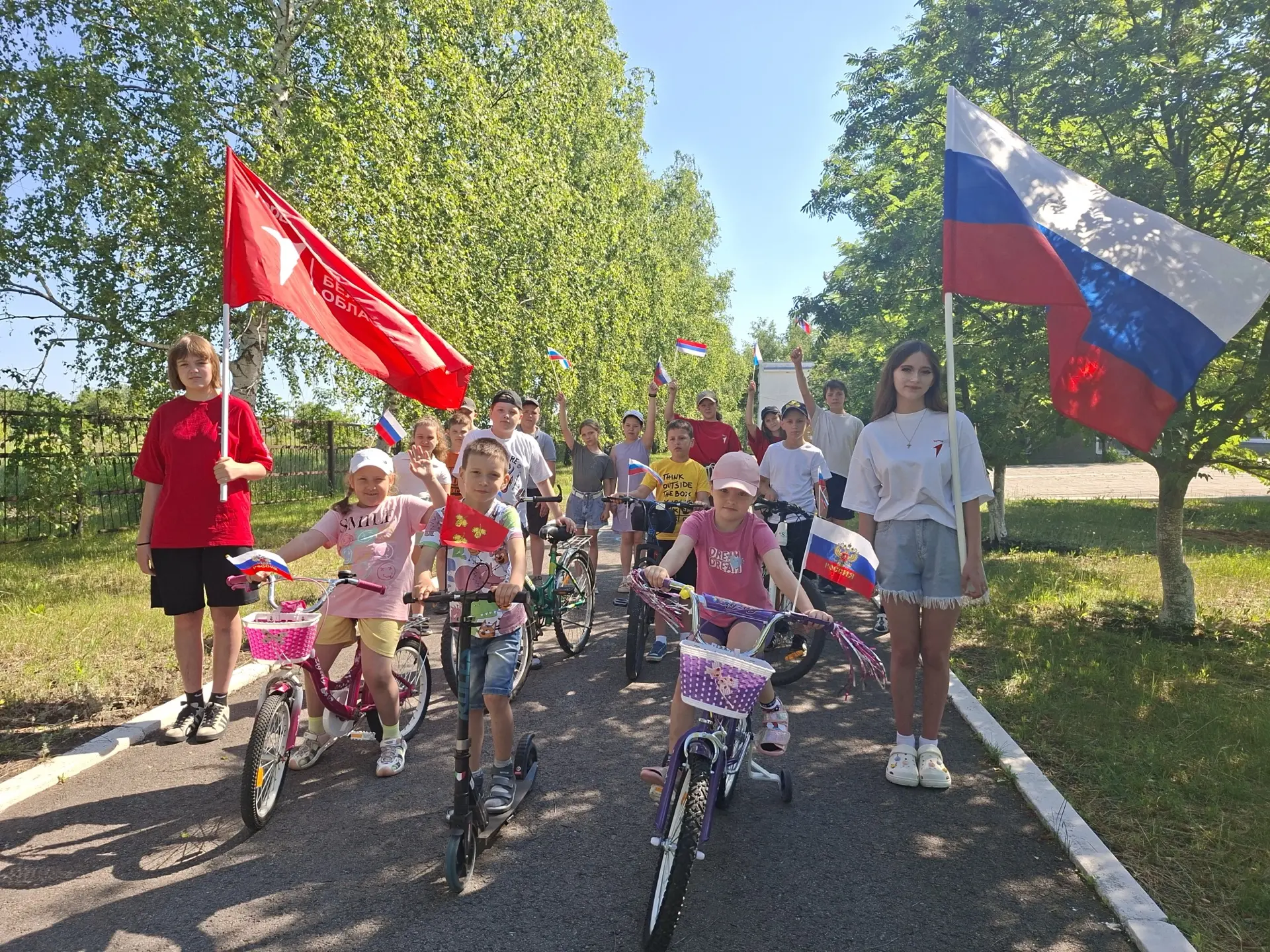 В нашем лагере «Ромашка» царила особая атмосфера накануне Дня России! Мы решили отметит...