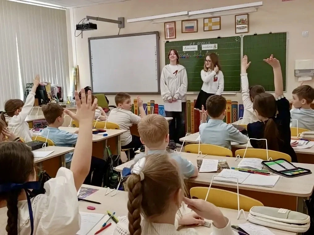 🧸 Здоровье — главная ценность: волонтёры гимназии делятся знаниями с младшими школьниками! 🧸  В рамк