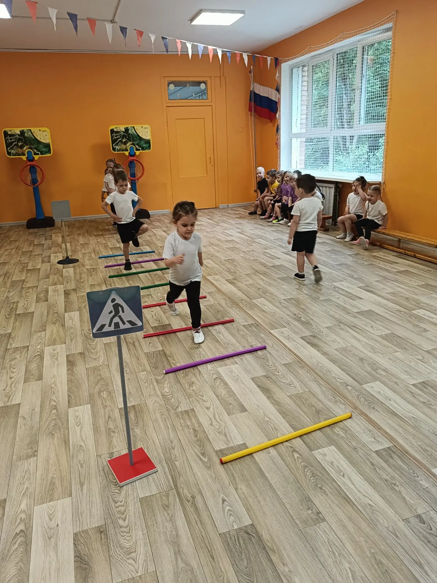 🚦 АЗБУКА ДОРОЖНОЙ ГРАМОТЫ 🚸В дошкольном отделении МБОУ гимназии № 6 прошло увлекатель...