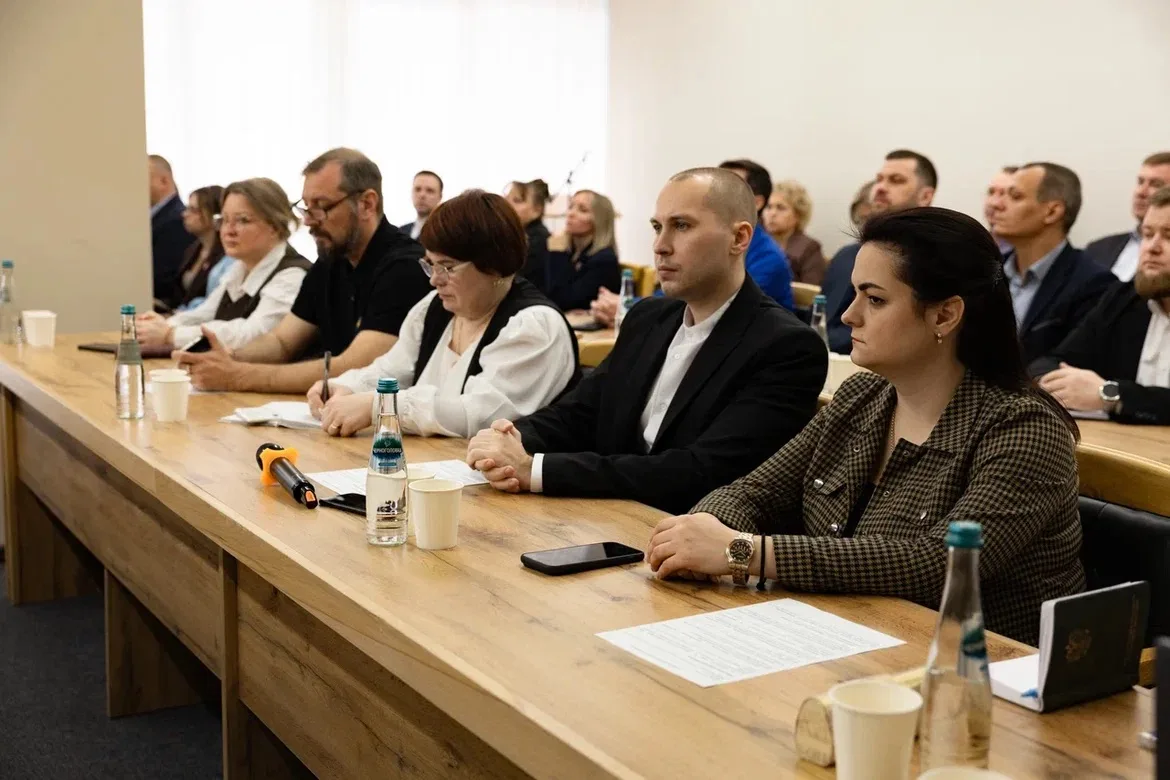 Сегодня провёл совещание по обеспечению безопасности наших детей.  Говорили не формально — открыто и