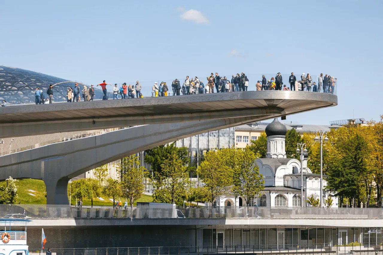 Москва отмечает свой день 879-й день рождения.