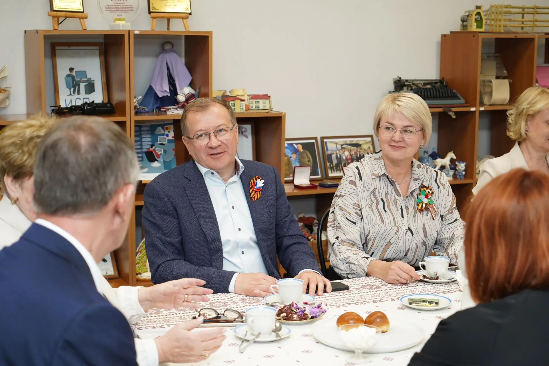 С героями за чашкой чая: Галина Николаевна Скударёва, ректор ГГТУ, провела встречу с ветеранами СВО,