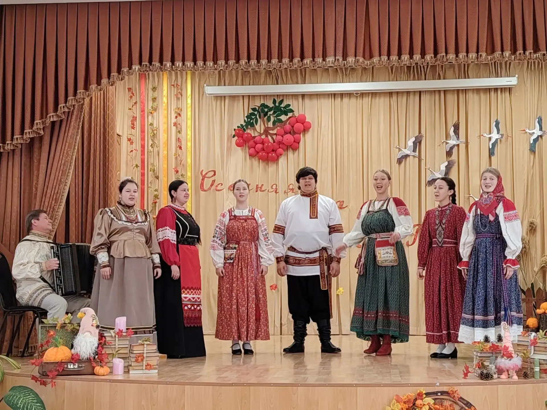 🪗🎶 Музыкальный фейерверк: концерт от Саратовского колледжа искусств! 🎶🪗