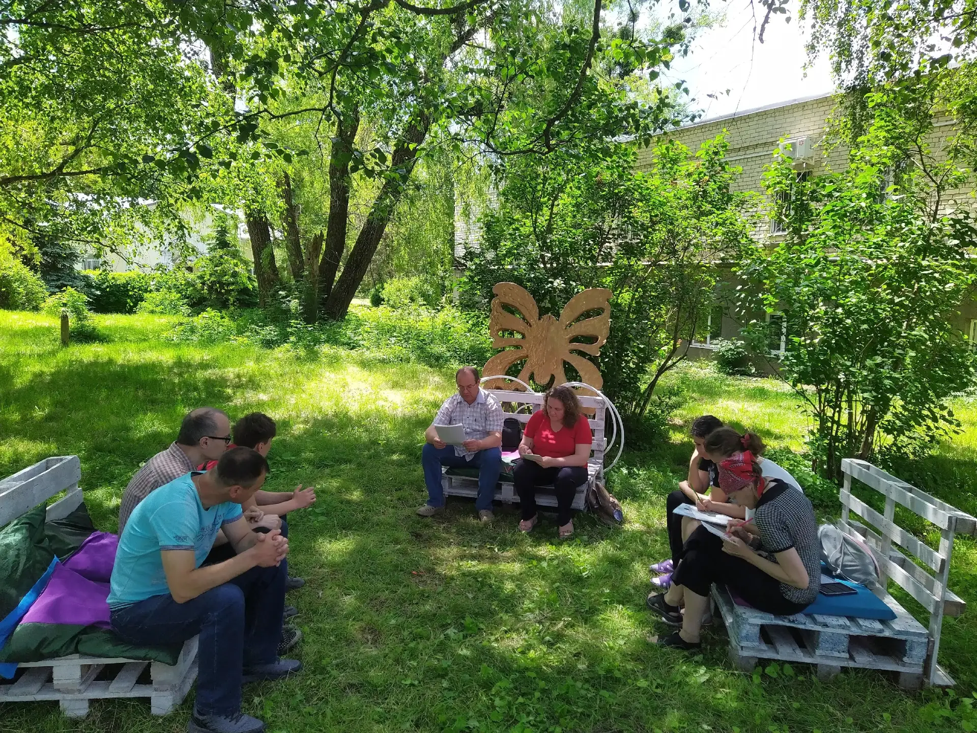 🌼🌞 📖 Лето и зима, природа и литература: В СККСПБ No1 прошла новая встреча в "Избе-читальне"

📚 Н