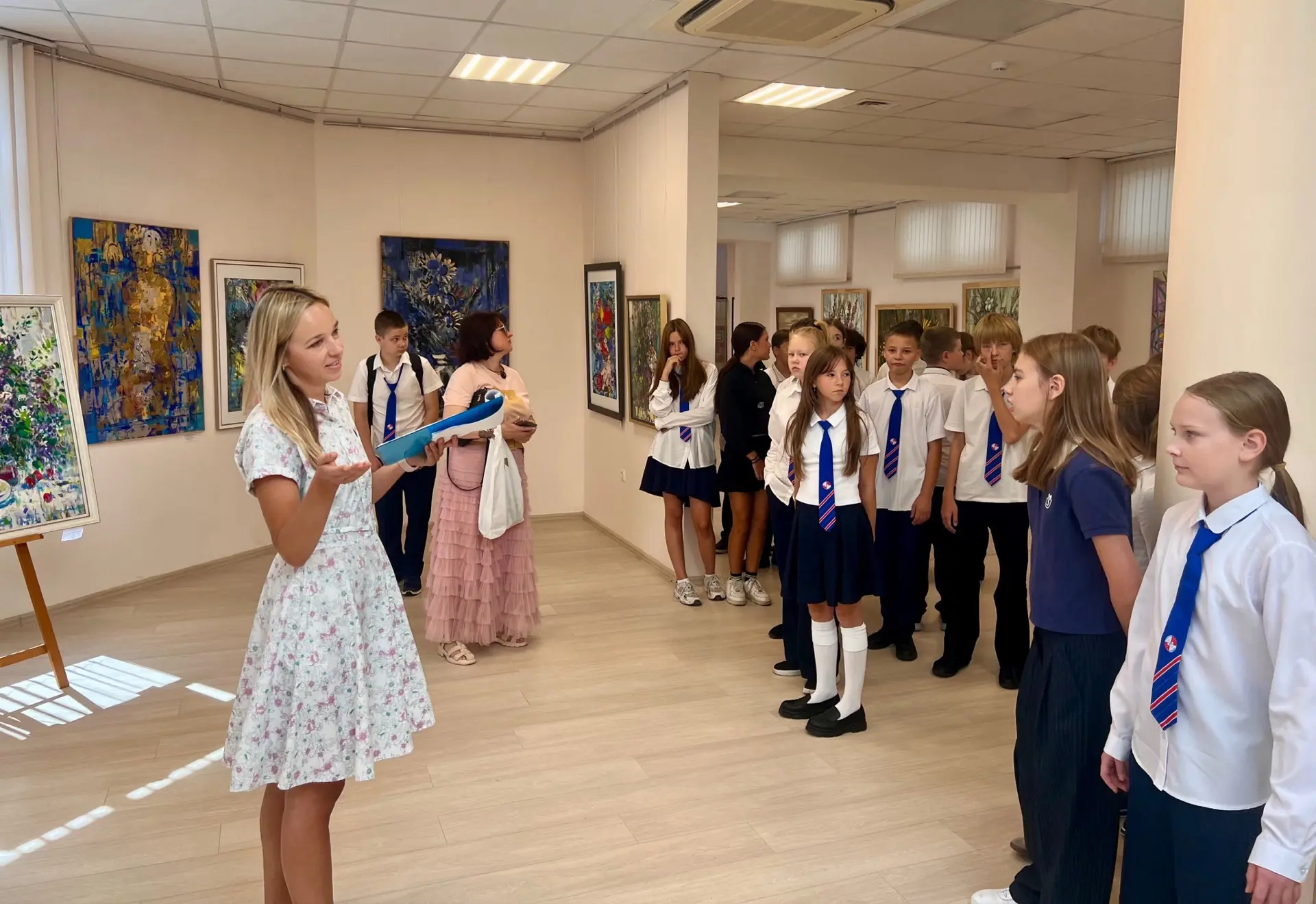 💫В Арт‑галерее «Арт‑Медиа‑Центра «Родина» прошло культурно-просветительское мероприяти...