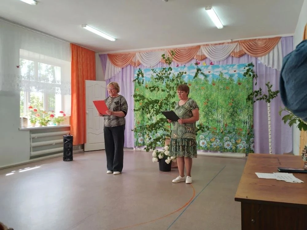 🌳В Антонковской сельской библиотеке состоялся фольклорный праздник «Гуляние с березкой...