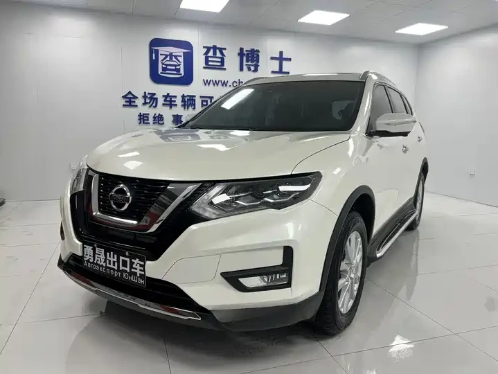Надежный японский кроссовер! Nissan X-Trail — простор, комфорт и богатая комплектация.