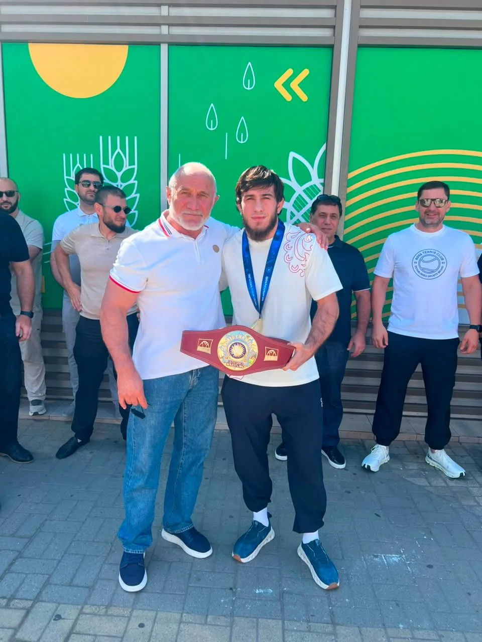 С золотом дома! Встречаем чемпиона! 🏆🇷🇺