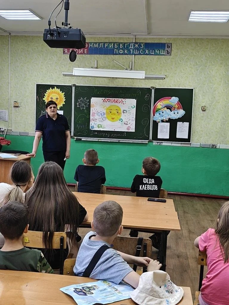Безопасность — это важно! 🚦 🌊 
Сегодня в нашем лагере дневного пребывания прошла очень важная и по
