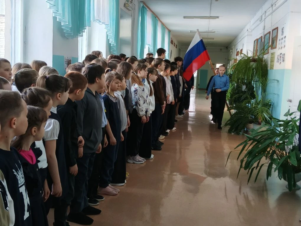 СТАРТ IV ЧЕТВЕРТИ — С ФЛАГОМ, ГИМНОМ И КОСМИЧЕСКИМ НАСТРОЕМ✨🚀