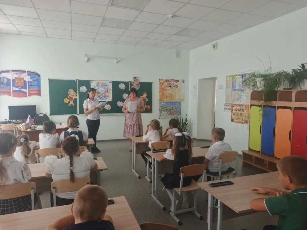 🏫 День языков народов России 🇷🇺 в Вадимской школе