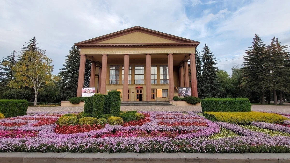 🎭 Август на исходе — а значит, скоро для многих начнётся новый учебный год! 📚