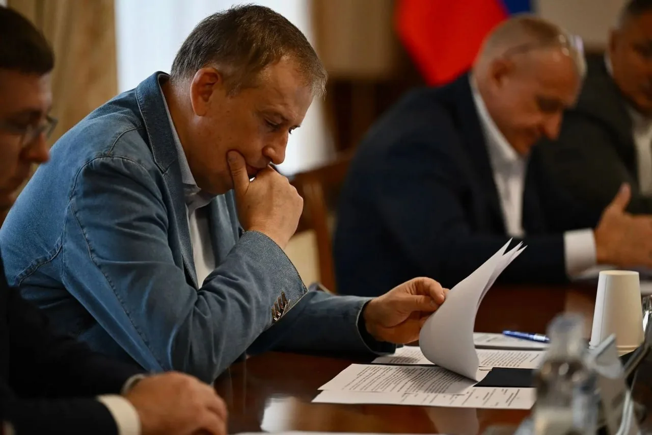Пик топливного кризиса в Ленобласти прошел - сообщил губернатор Дрозденко после встречи с участникам