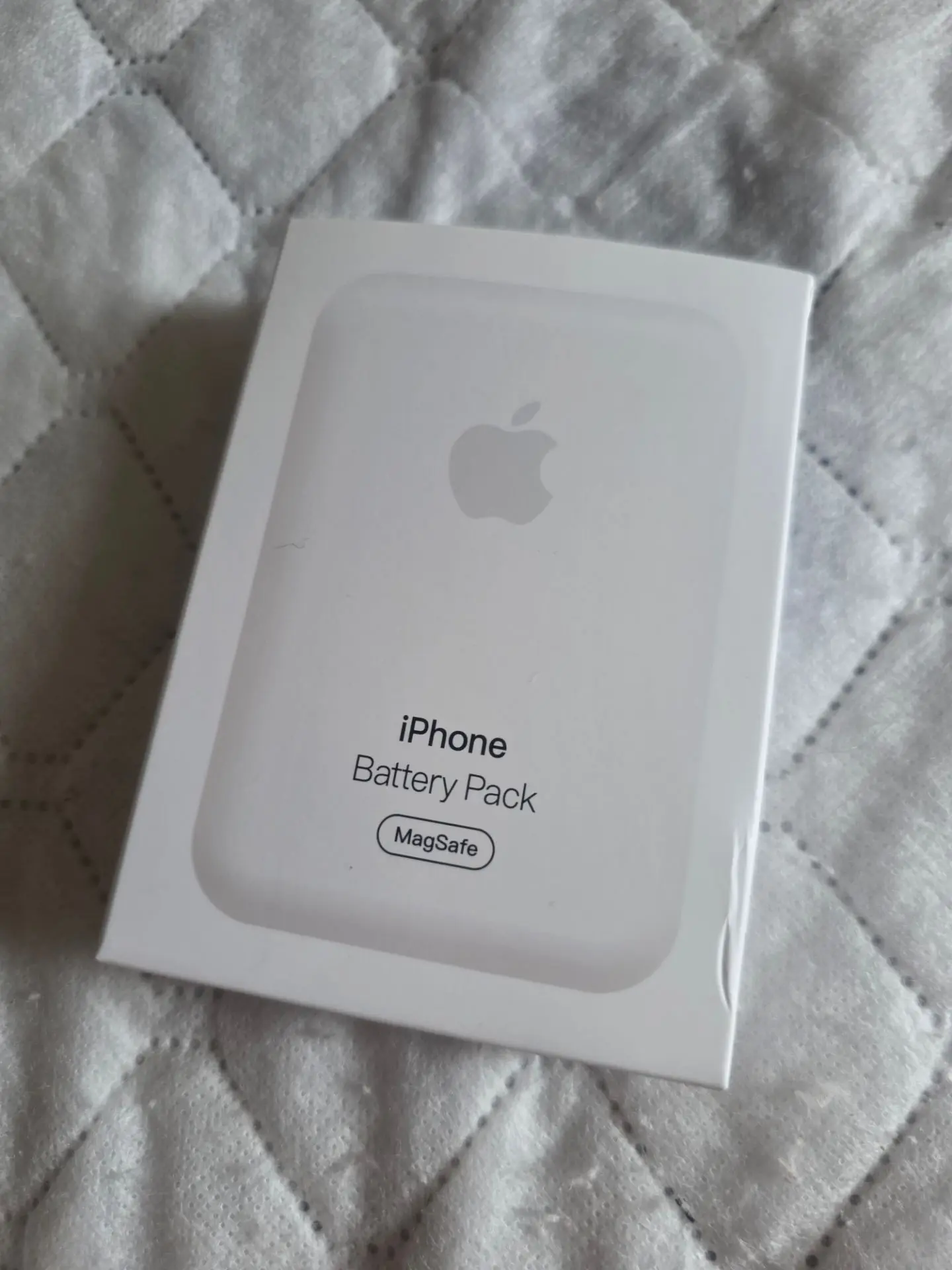 MagSave iPhone Battery Pack